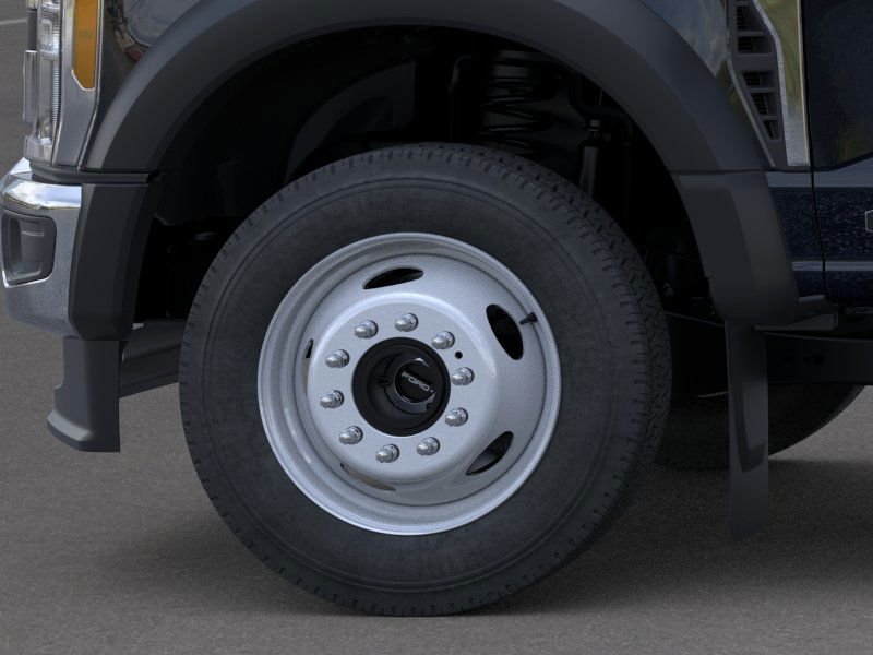 New 2026 Agate Black Metallic Ford F-550® XLT image 19
