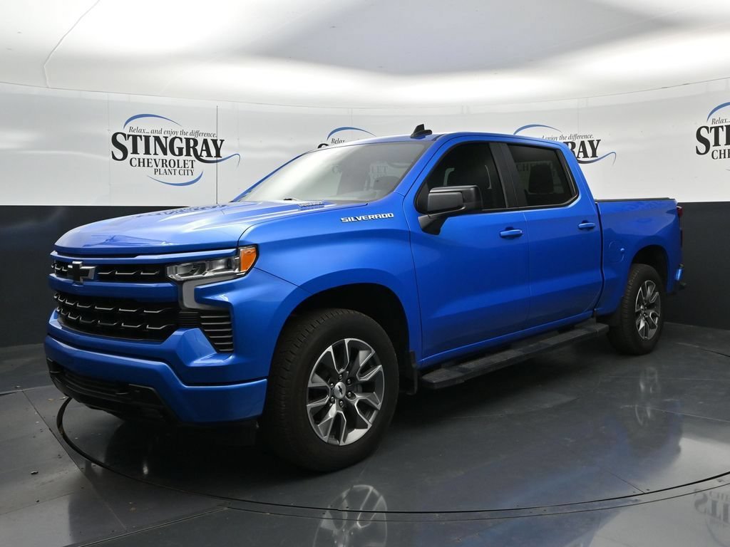 Used 2025 Riptide Blue Metallic Chevrolet RST image 3