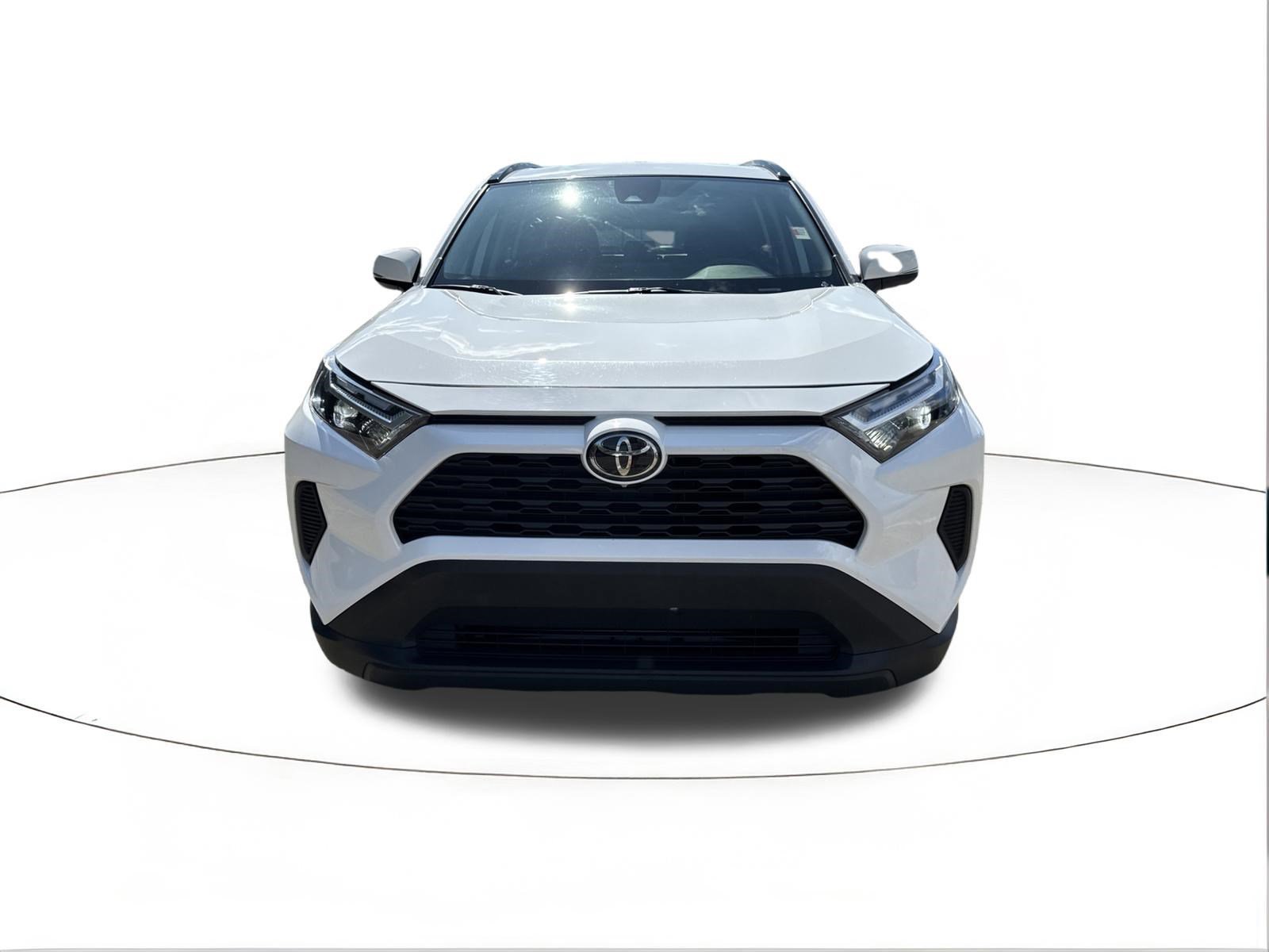 Used 2024 Ice Cap Toyota XLE image 8