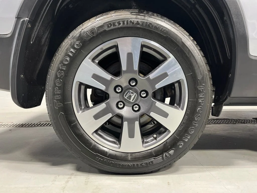 Certified Used 2017 Lunar Silver Metallic Honda RTL-E image 37