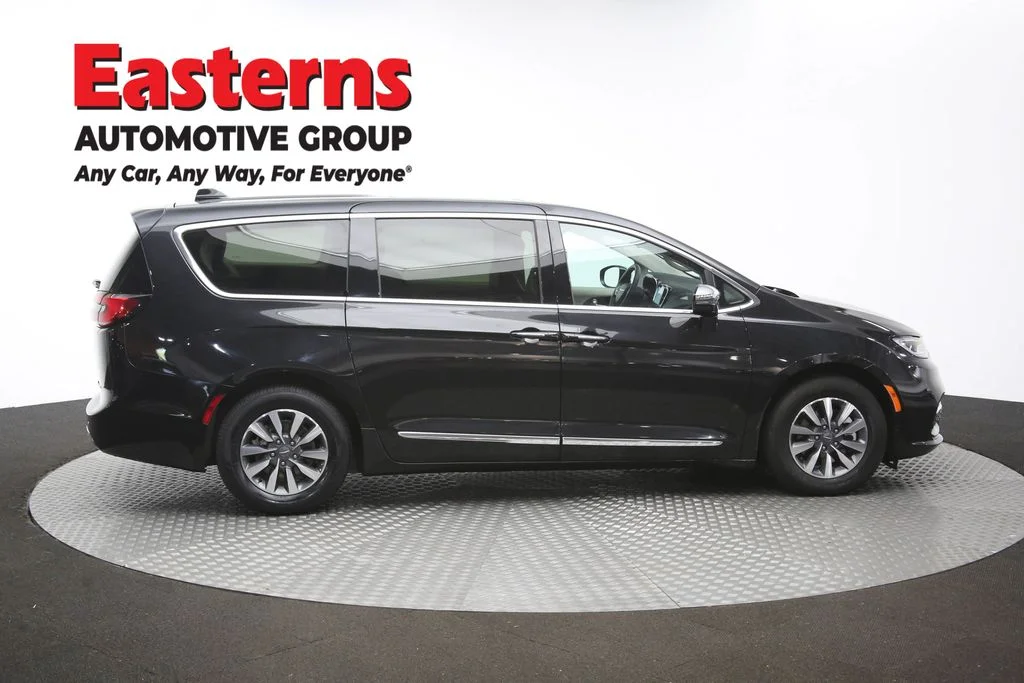 Used 2023 Black Chrysler Limited image 48