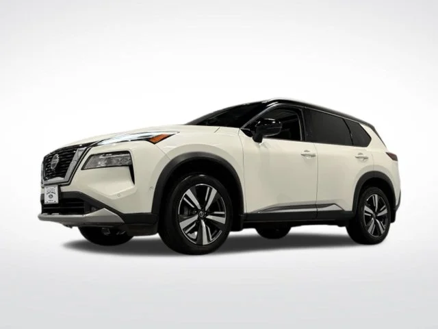 Used 2021 White Nissan Platinum image 4
