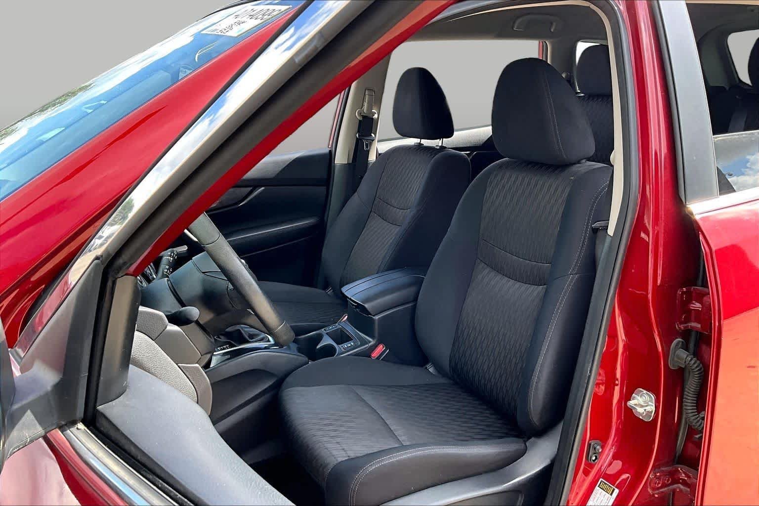 Used 2019 Scarlet Ember Tintcoat Nissan SV image 8