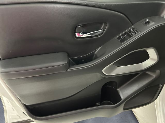 Used 2022 White Nissan SV image 12