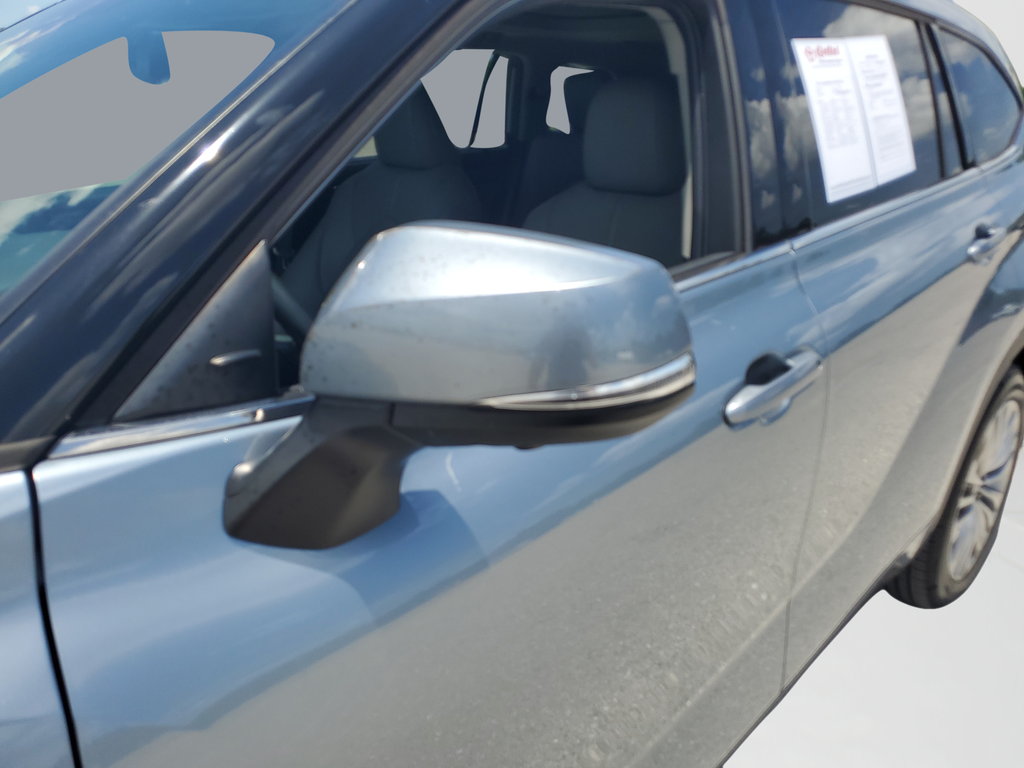 Used 2022  Toyota Platinum image 28