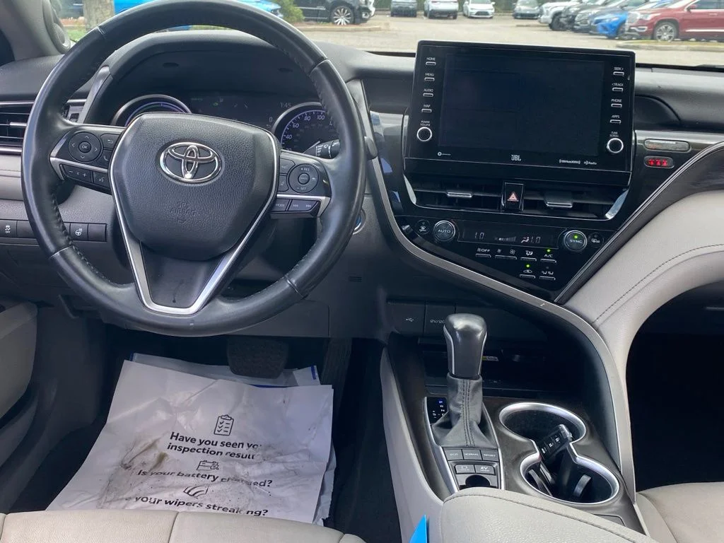 Used 2022 Black Toyota XLE image 9