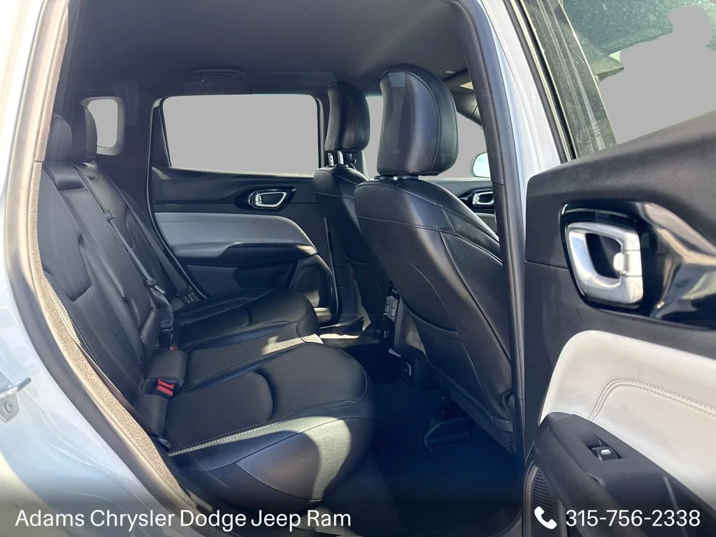 Used 2025 White Jeep Limited image 11