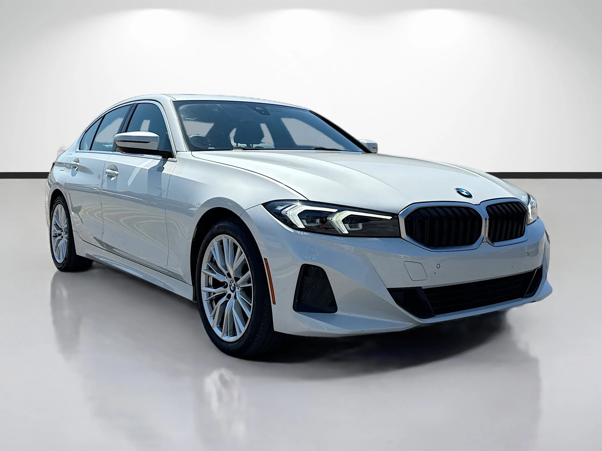 2024 BMW 3 Series 330i Sedan's photo