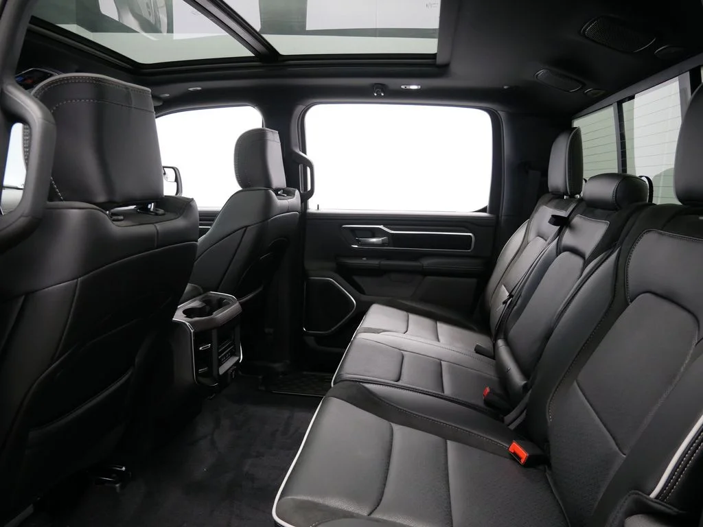 New 2026 Diamond Black Crystal Pearl-Coat Exterior Paint Ram Laramie image 13
