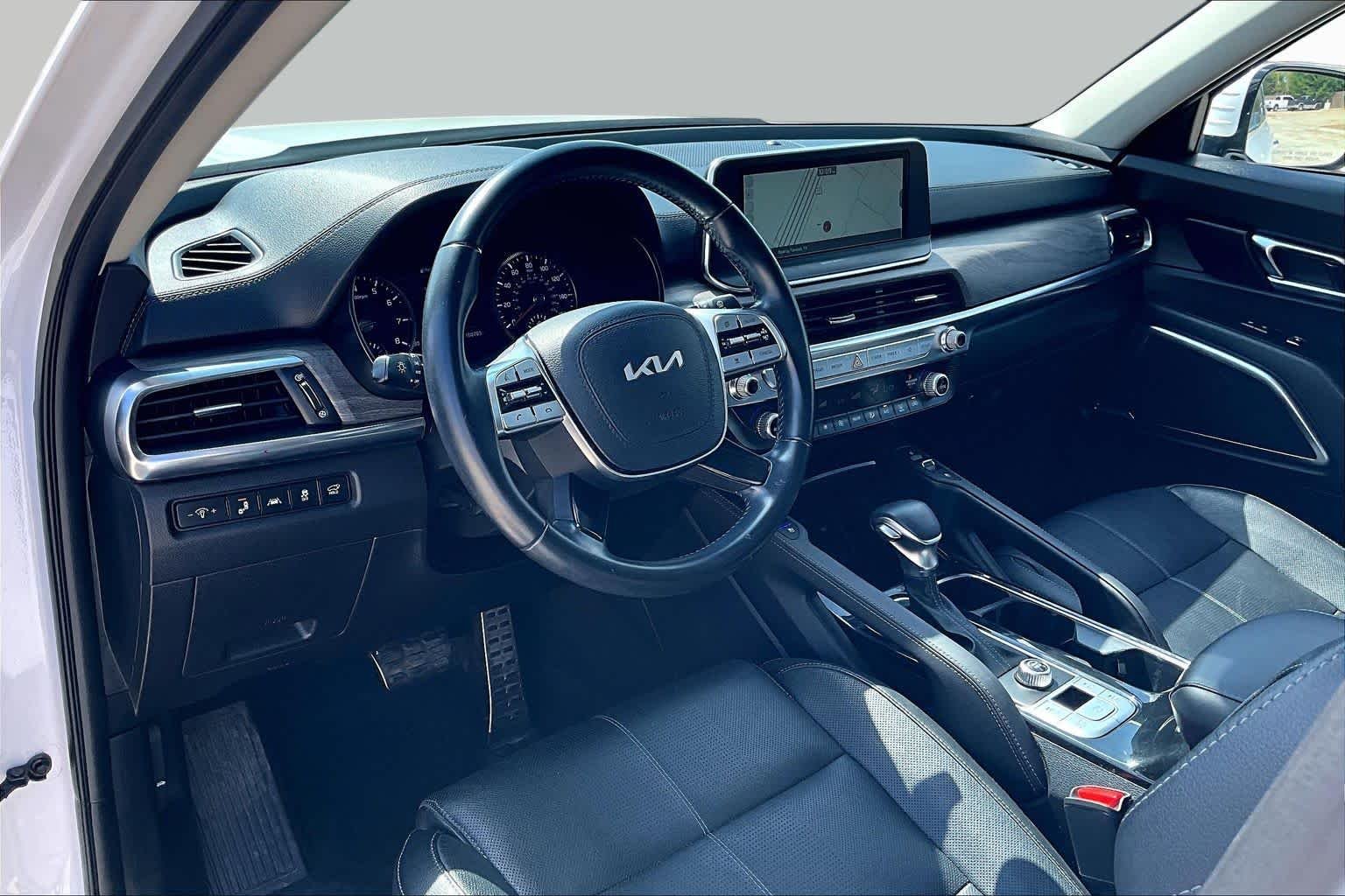 Used 2022 GLAC WHITE Kia SX image 16