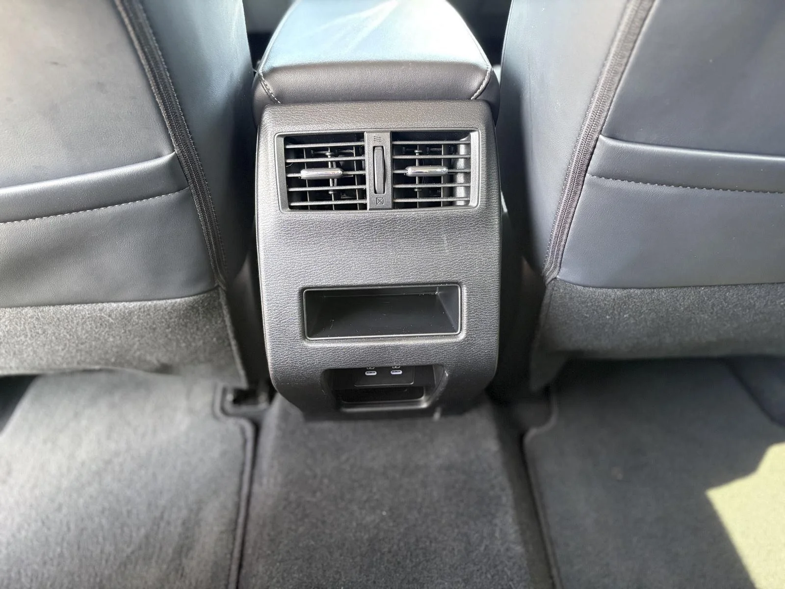 2025 Mitsubishi Outlander SE - Photo 30