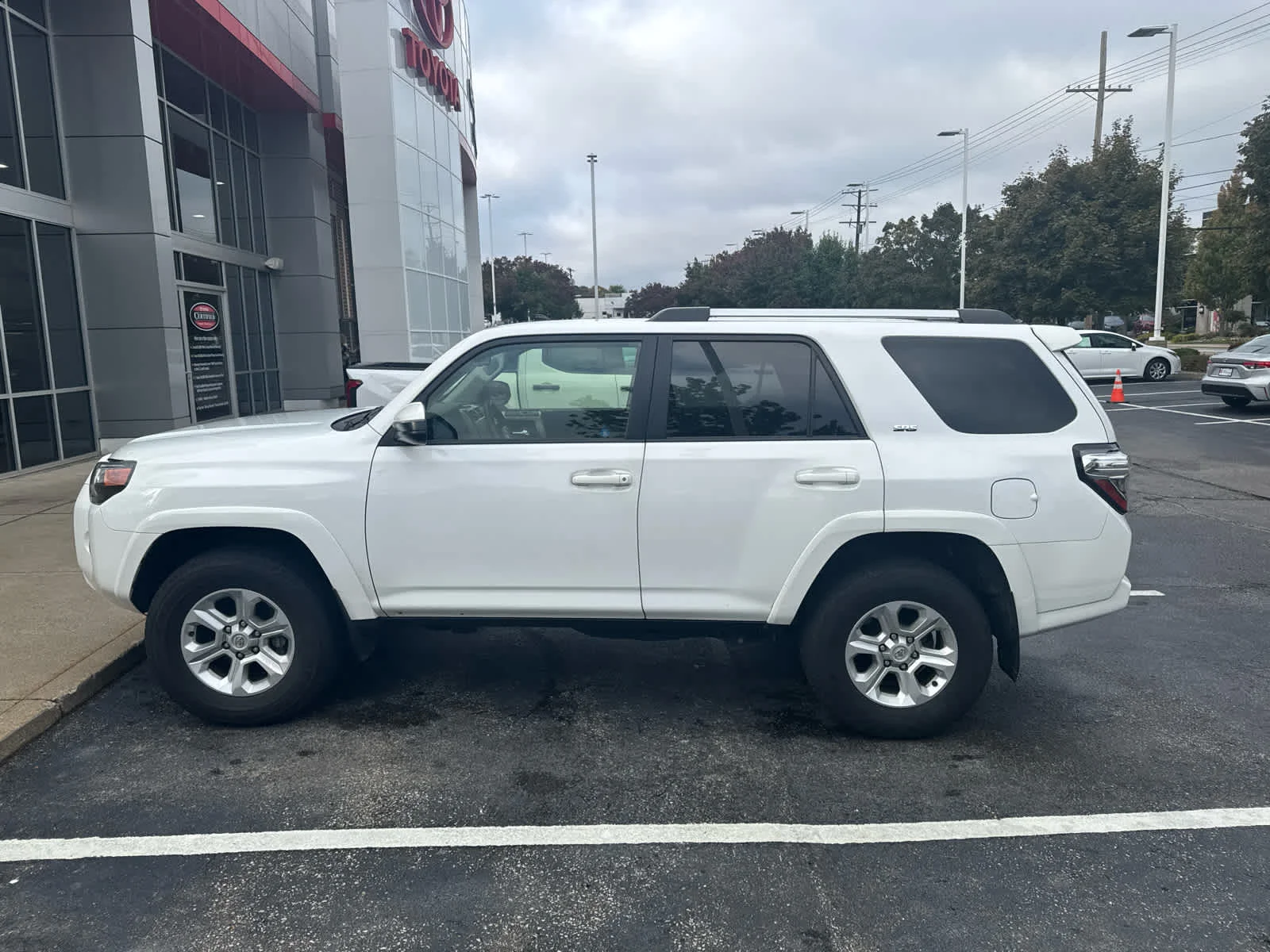 Used 2024 Ice Cap Toyota SR5 image 5