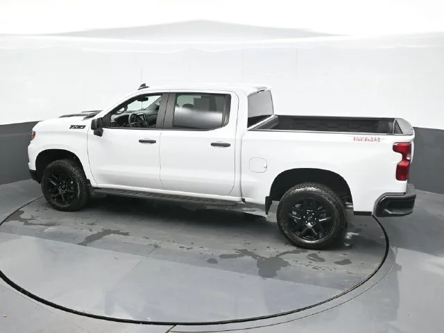 Used 2025 Summit White Chevrolet Custom Trail Boss image 11
