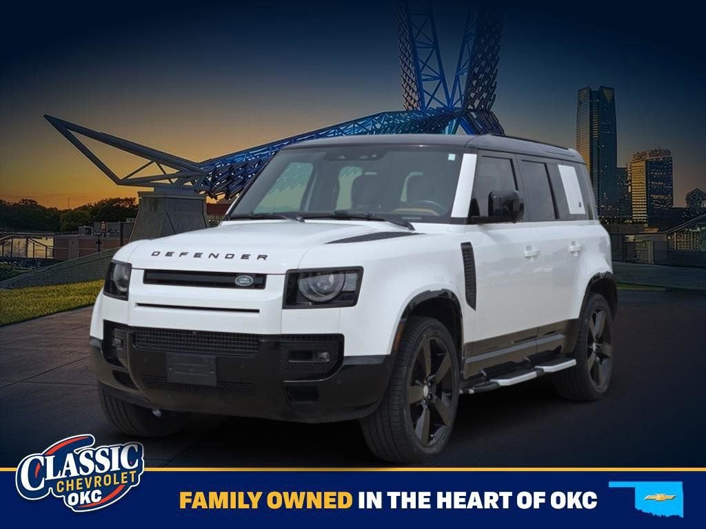 Used 2024 White Land Rover X-Dynamic SE image 3