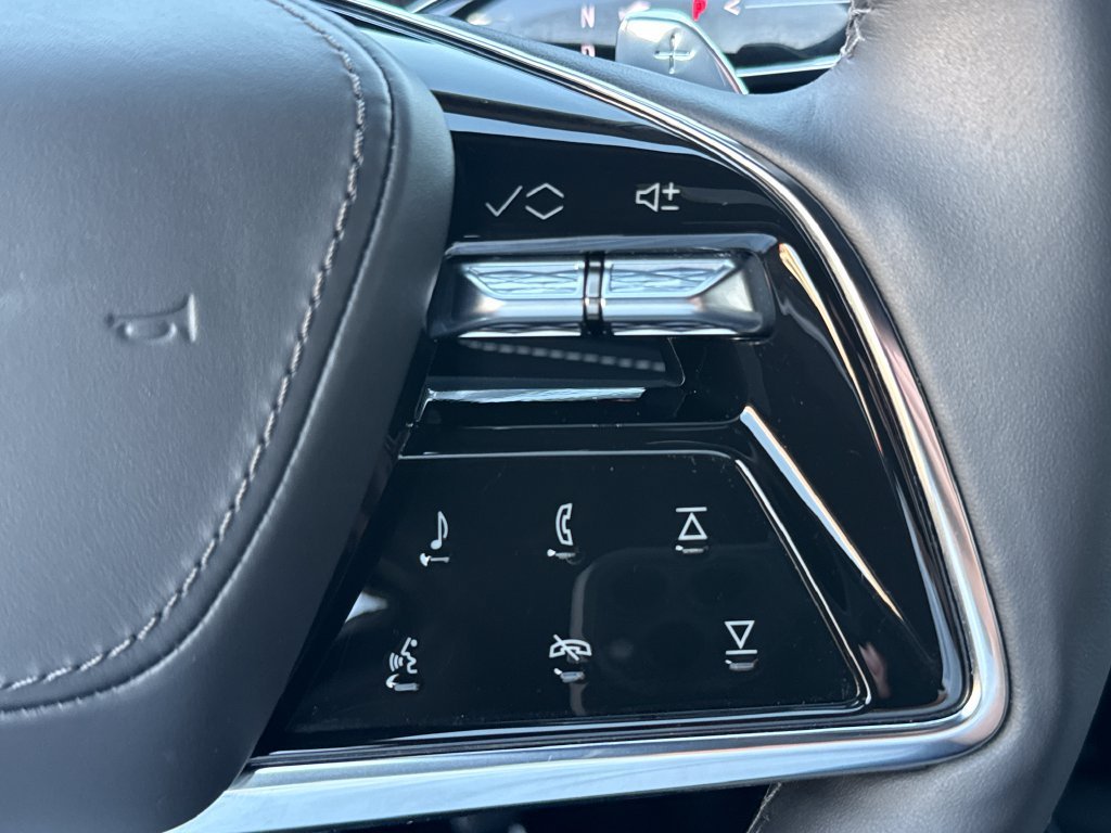 2026 Cadillac Escalade ESV V-Series - Photo 27