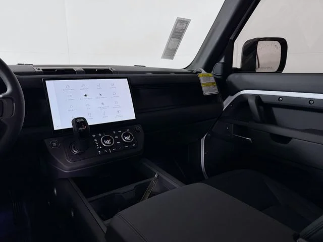 New 2026 Fuji White Land Rover X-Dynamic SE image 26