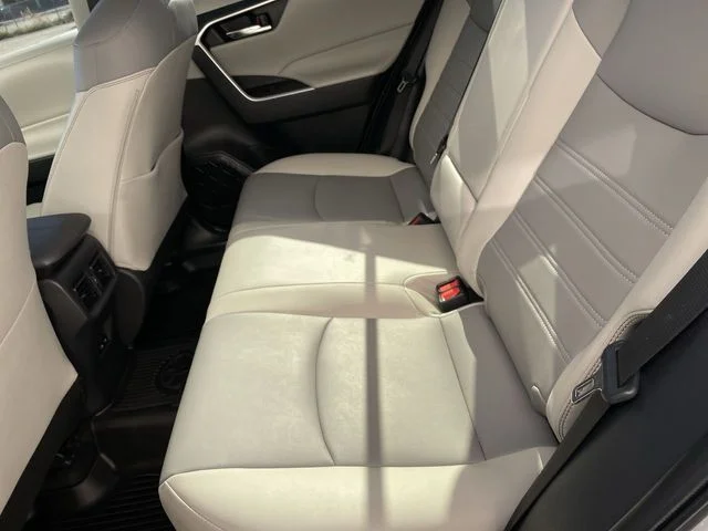 Used 2024 Silver Toyota XLE Premium image 22