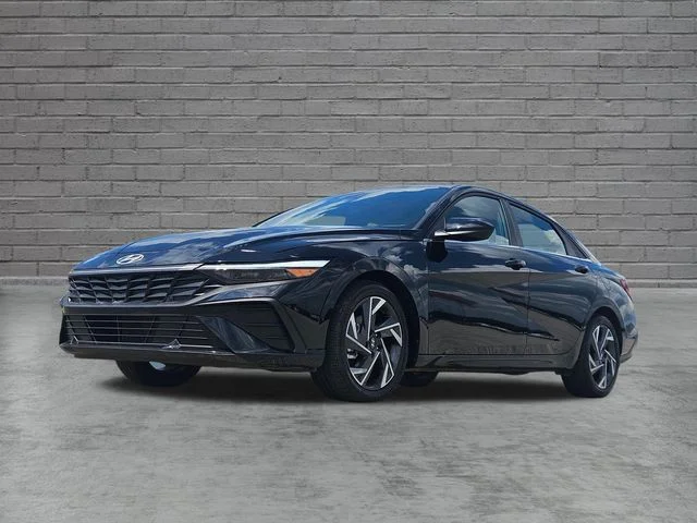 Used 2025 Black Hyundai SEL Sport image 1