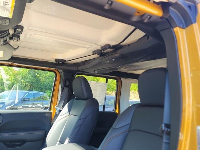 New 2026 Goldilocks Exterior Paint Jeep Sahara image 52