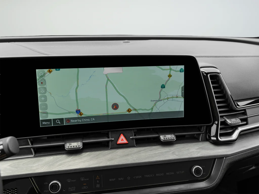 Used 2023 White Kia X-Line image 28