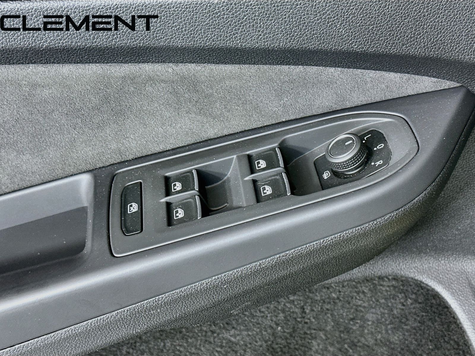 2023 Volkswagen Golf GTI 40TH Anniversary Edition - Photo 24