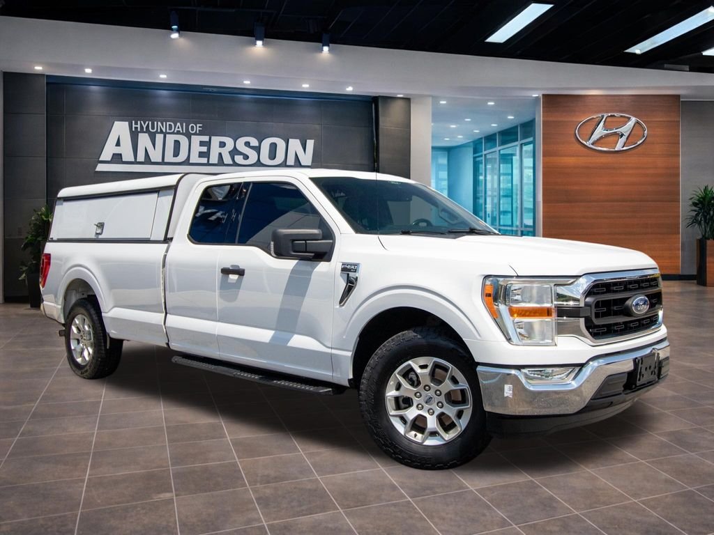 Used 2021 White Ford XLT image 2