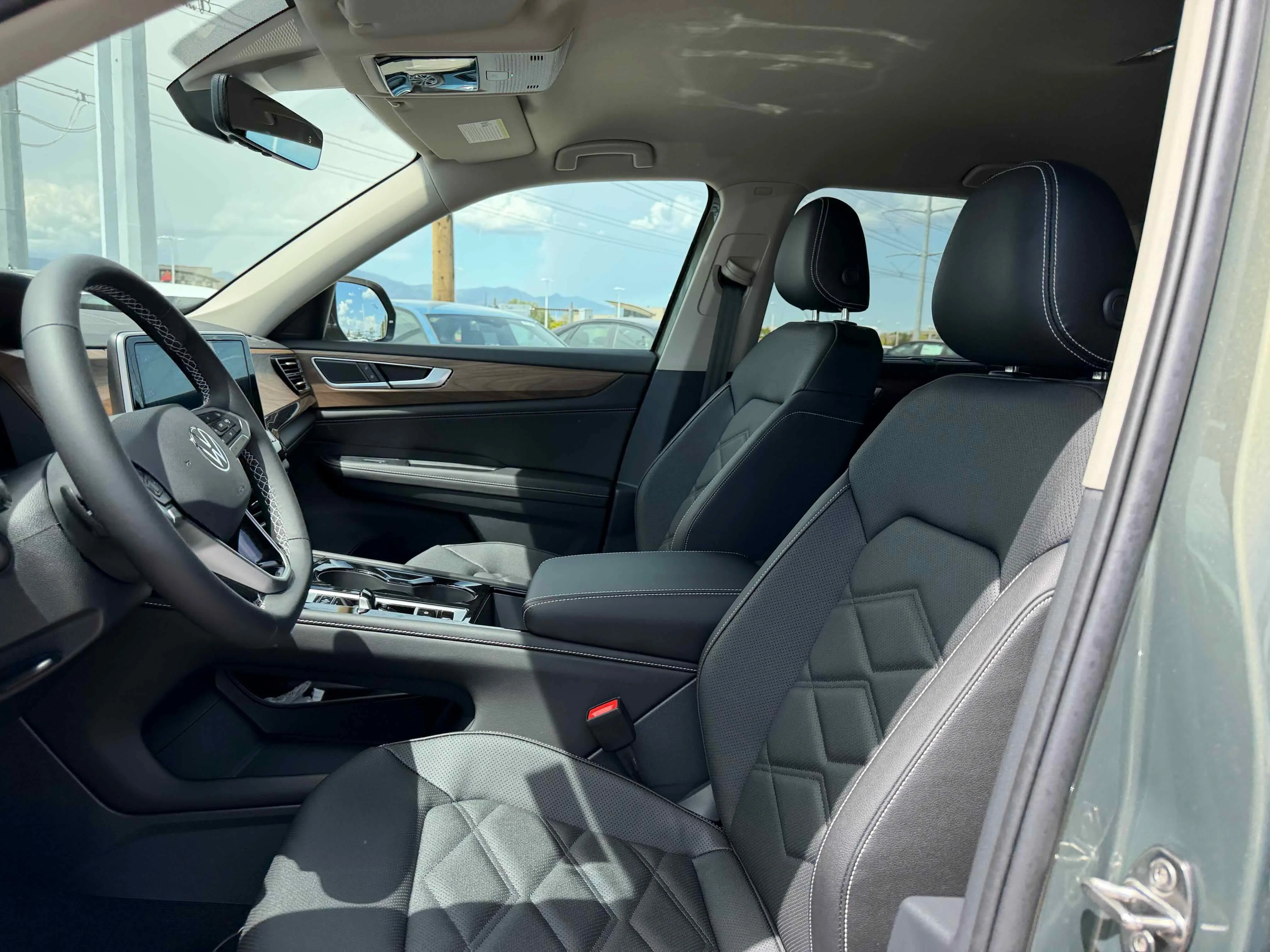 New 2026 Green Volkswagen 2.0T SE w/Technology image 3