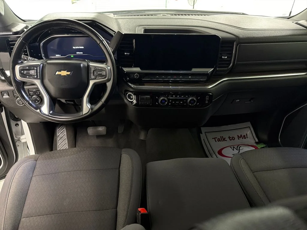 Used 2025 White Chevrolet LT image 14