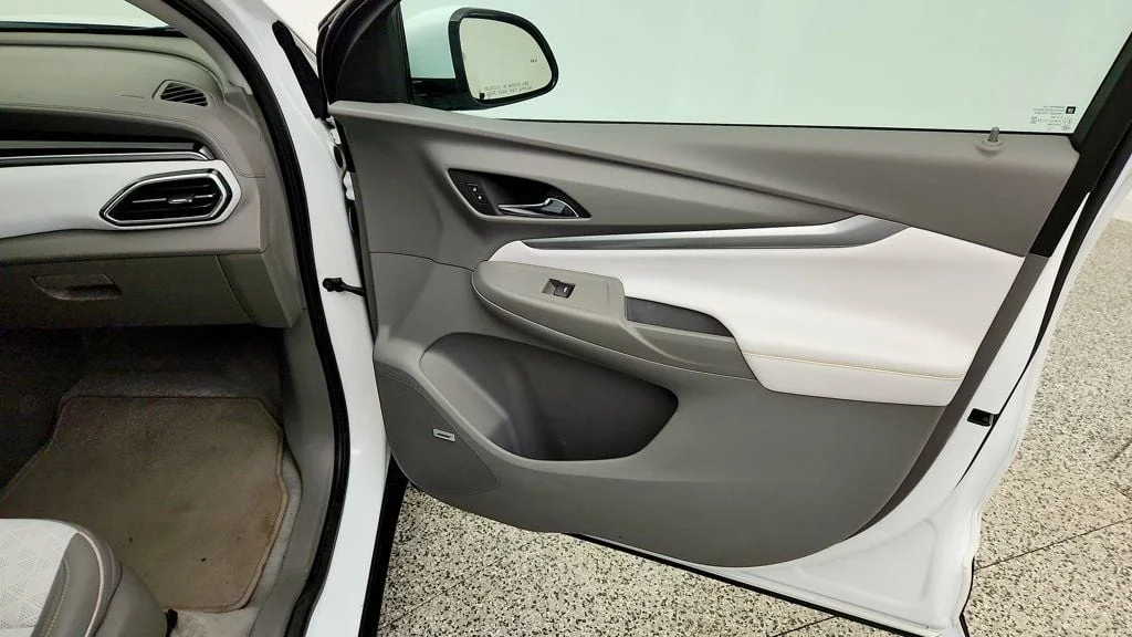 Used 2022 Summit White Chevrolet FWD Premier w/ Sun & Sound & Super Cruise Packages image 26