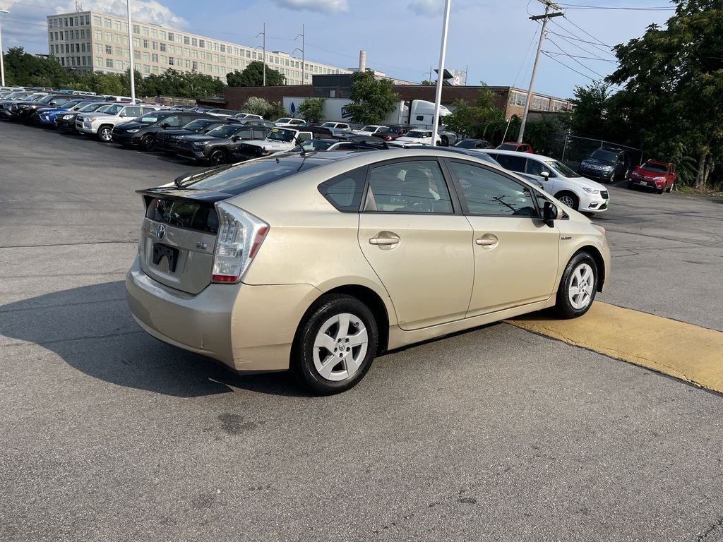Used 2010 Gold Toyota II image 8