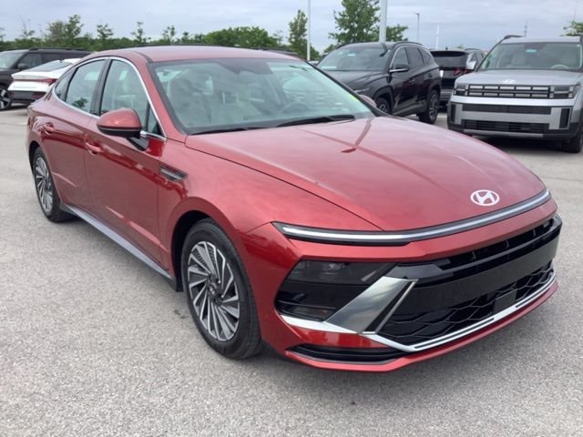 New 2025 Red Hyundai SEL image 3