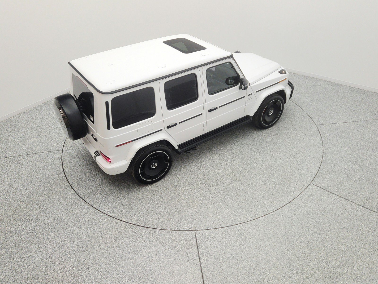New 2026 MANUFAKTUR Moonlight White Magno Mercedes-Benz AMG® G 63 SUV image 36
