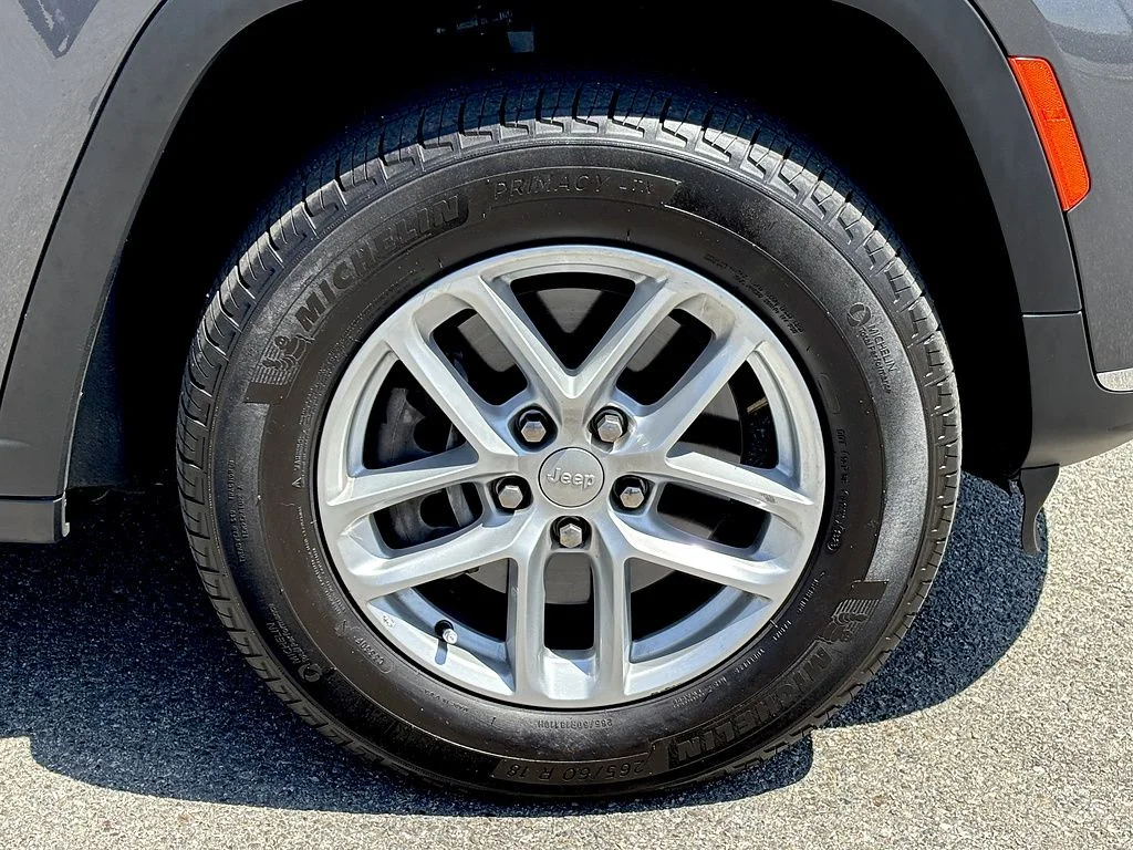 Used 2023 Gray Jeep Laredo image 28