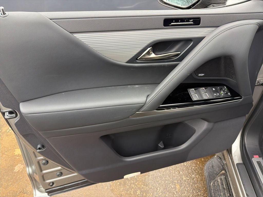 2026 Lexus LX 700h F-Sport - Photo 10