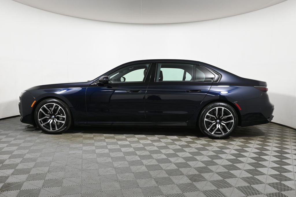 Used 2024 Black BMW 760i xDrive image 2