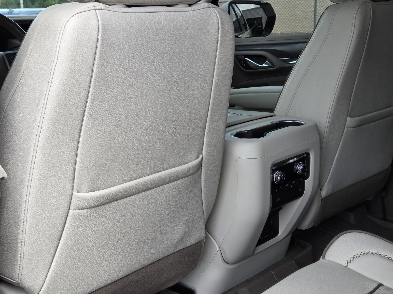 Used 2022 White Frost Tricoat GMC Denali image 34