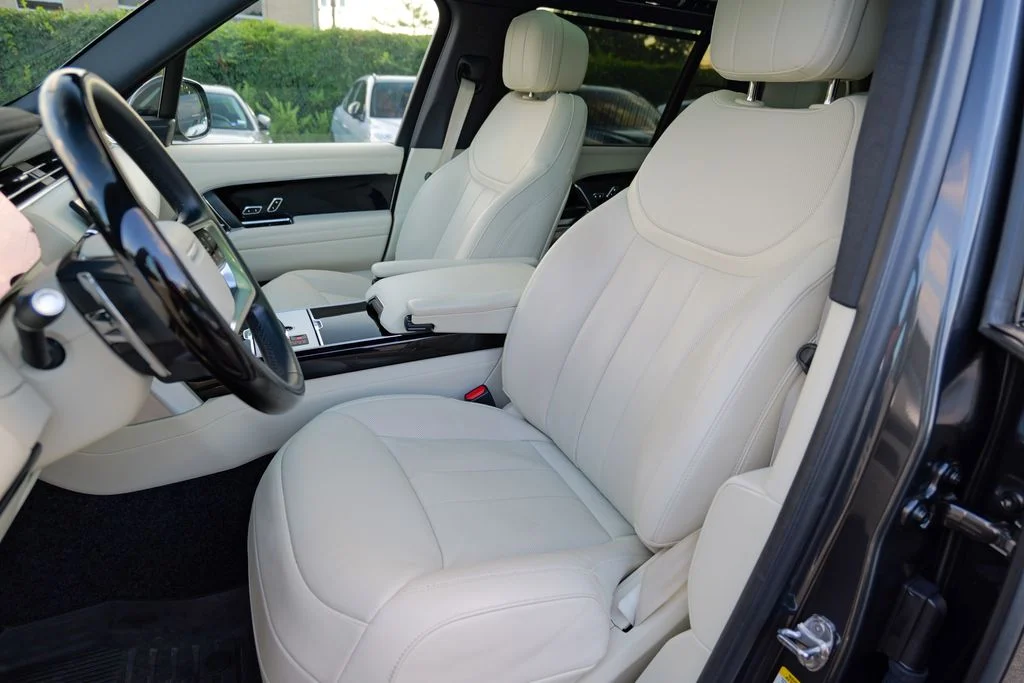 Used 2025 Gray Land Rover SE image 22