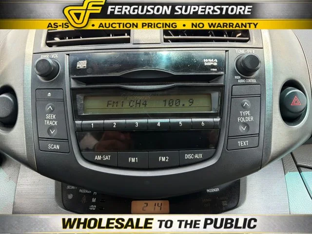 Used 2010 White Toyota Base image 12