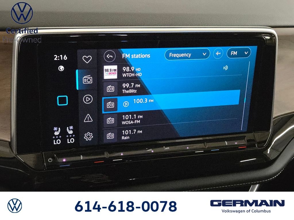 Used 2025  Volkswagen 2.0T SE image 22