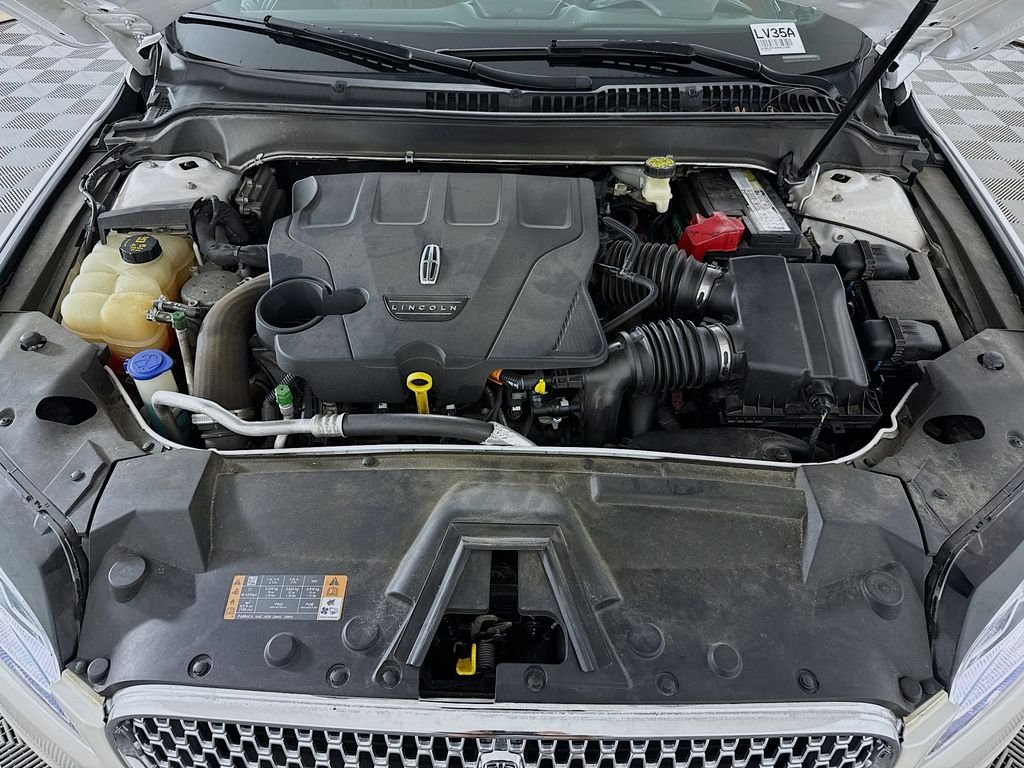 Used 2017 White Lincoln Reserve image 31