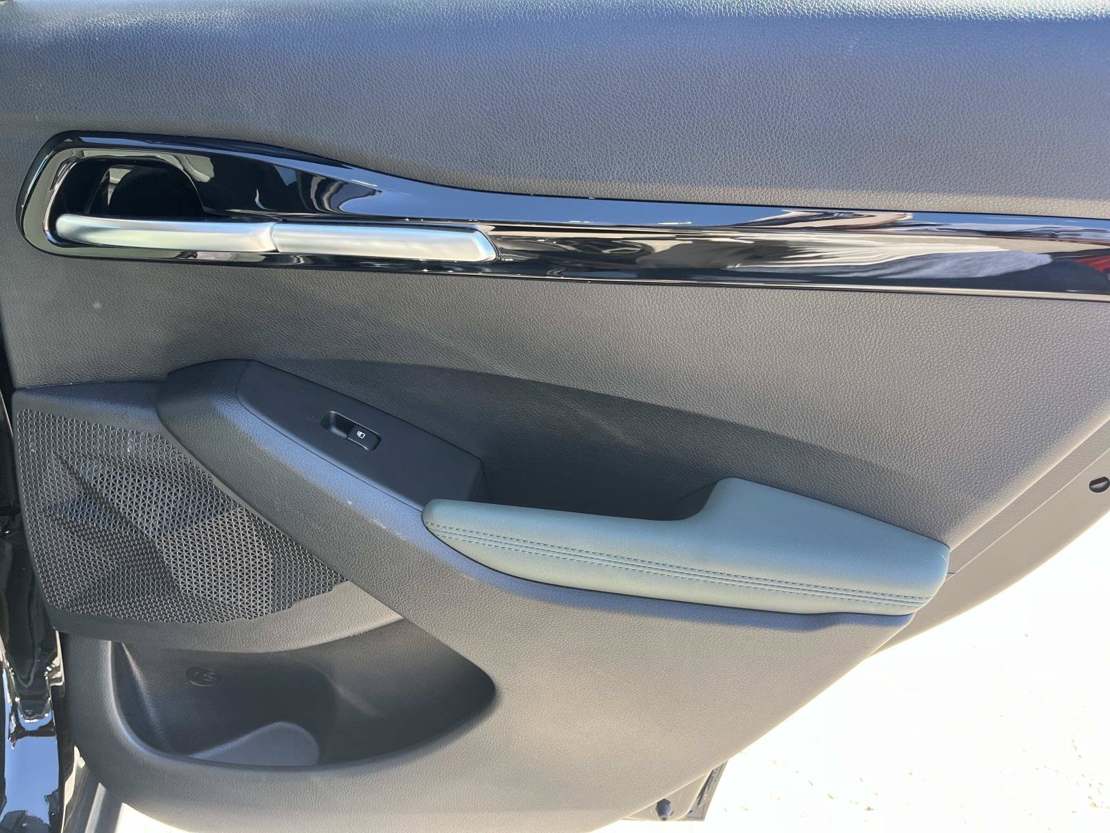 Used 2024 Fusion Black Kia SX image 23