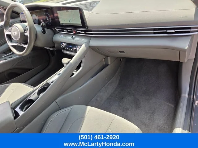 Used 2025 Gray Hyundai SEL Convenience image 18