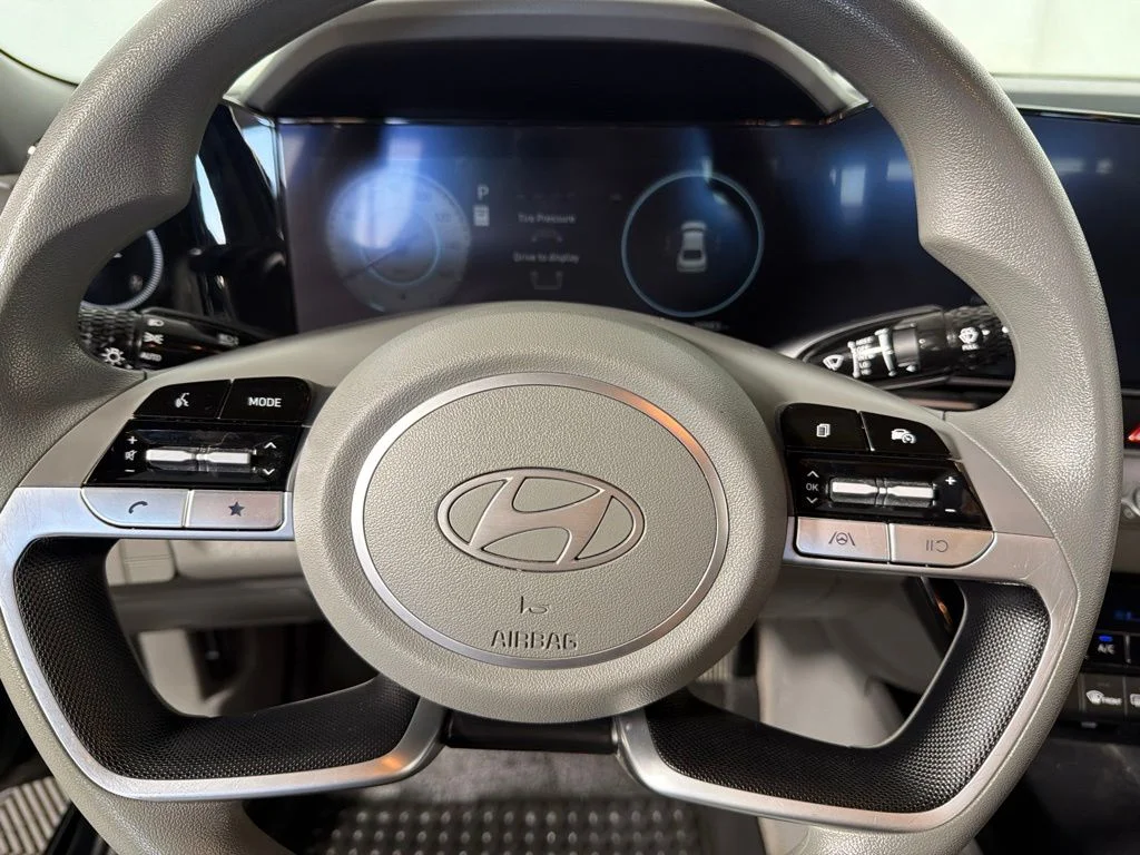 Used 2024 Abyss Black Hyundai SEL image 14