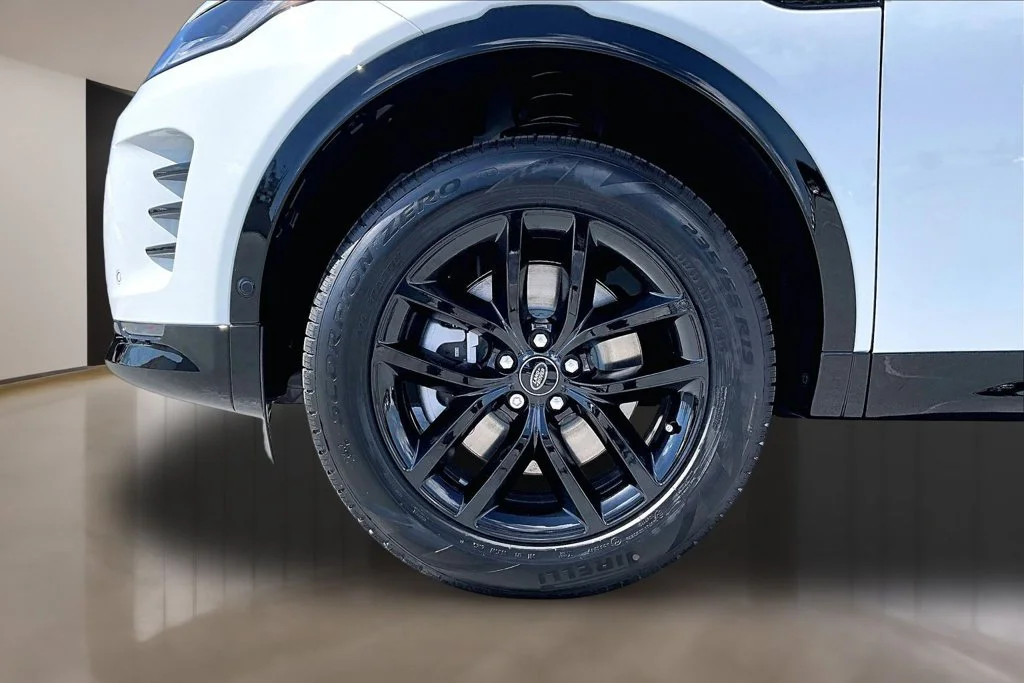 New 2026 White Land Rover Landmark image 13