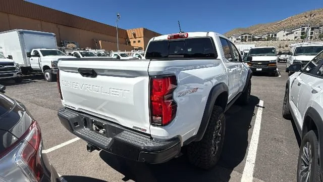 2026 Chevrolet Colorado ZR2 - Photo 3