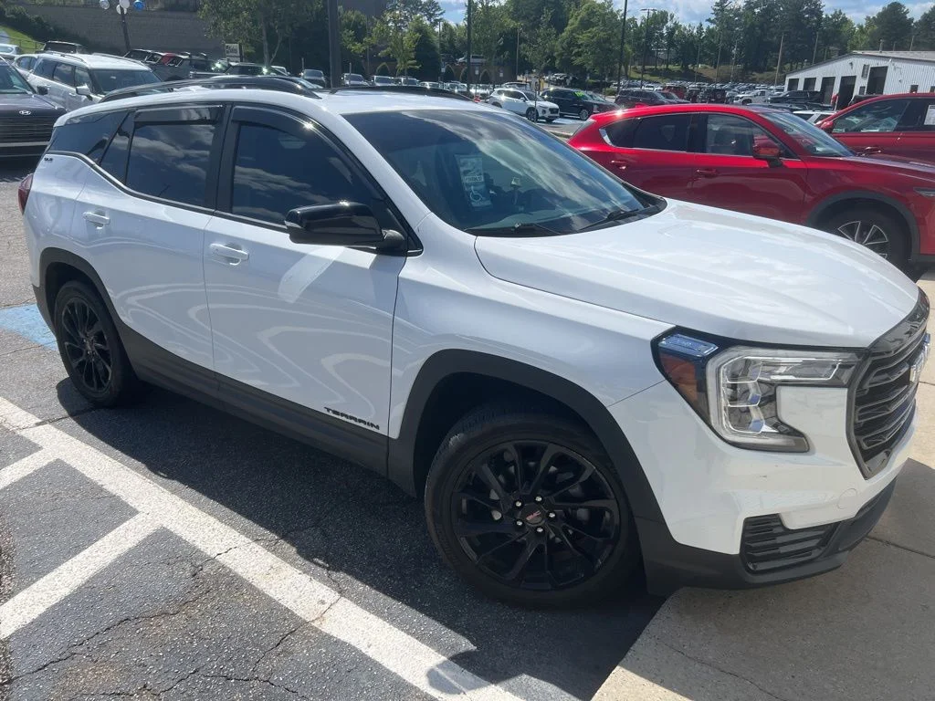 Used 2023 White GMC SLE image 6