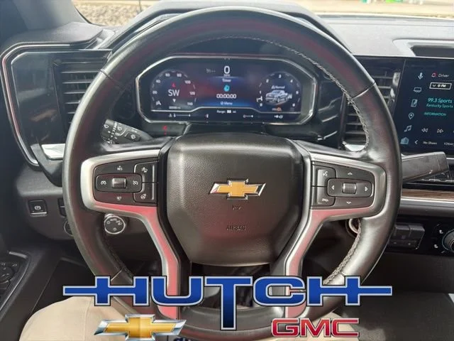 Used 2025 Summit White Chevrolet LT image 26