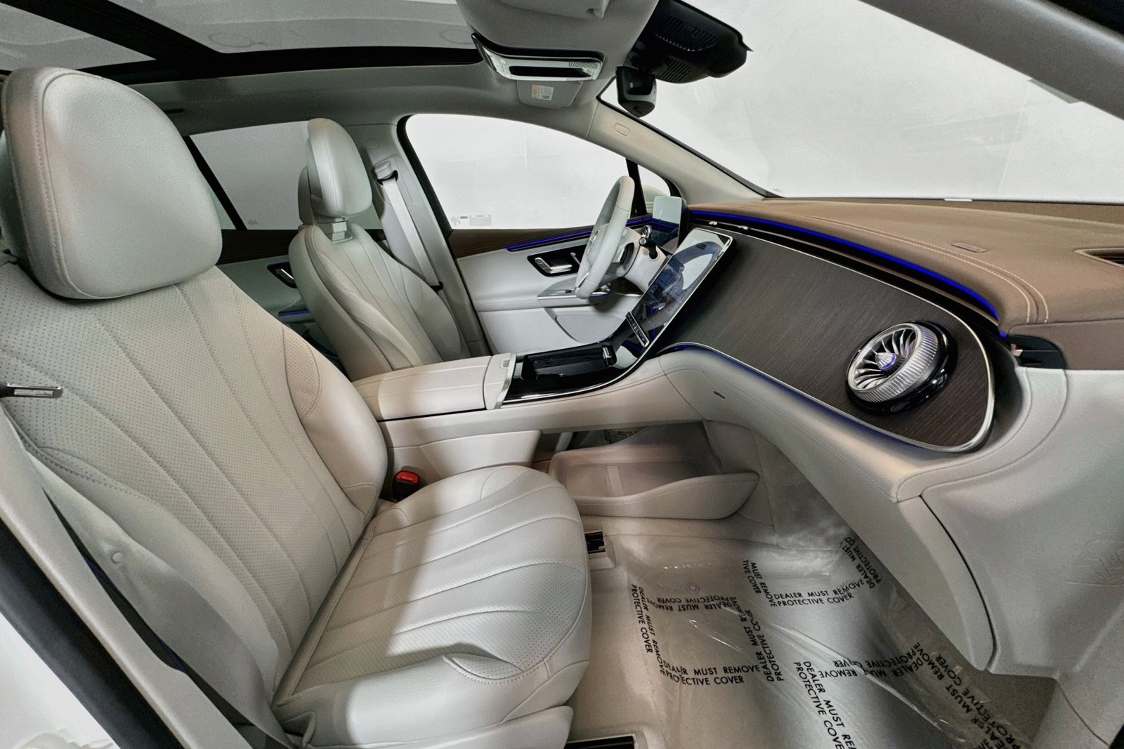 New 2026 Polar White Mercedes-Benz EQE 320+ image 26