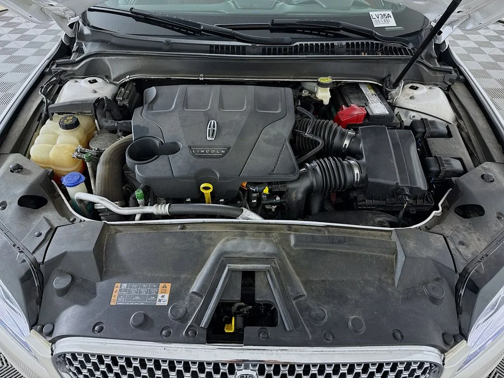 Used 2017 White Lincoln Reserve image 31