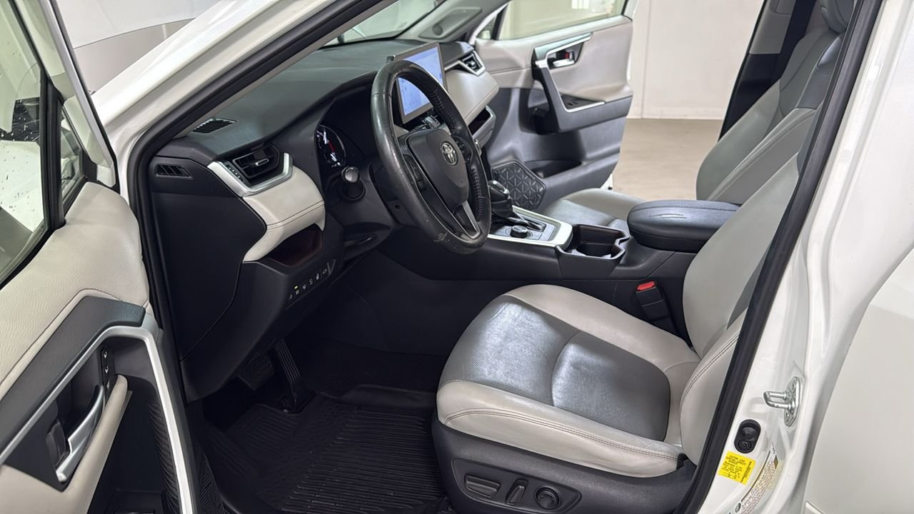 Certified Used 2019 White Toyota Limited image 12